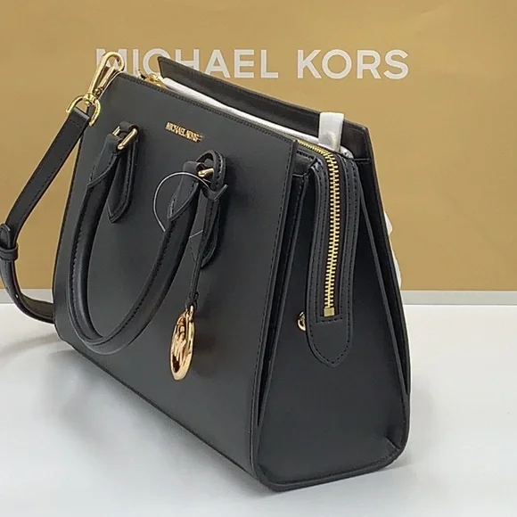 MICHAEL KORS SHEILA MEDIUM
CENTER ZIP SATCHEL CROSSBODY
BLACK COLOR - Picture 5 of 16
